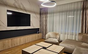Adav Luxus Apartment